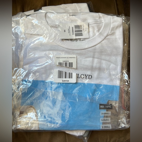 NWT Hot Topic x Pink Floyd Wish You Were Here T-Shirt Short Sleeve Shirt XS, 2X - Picture 3 of 12